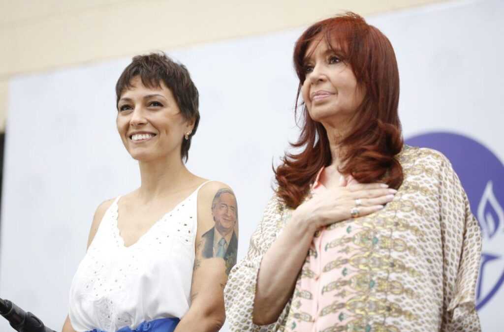 Mayra-Mendoza-y-Cristina-Kirchner-Entre-Nos-Social-Info-Cristian-GALLEGUILLO